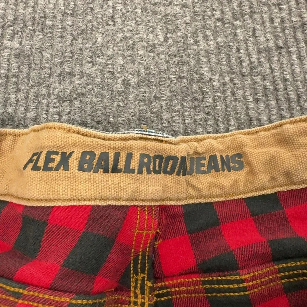 Duluth Trading Co waist flat